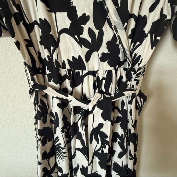Ivy City Co Mila Maxi Dress Black White Floral Size M Cotton - Picture 6 of 7